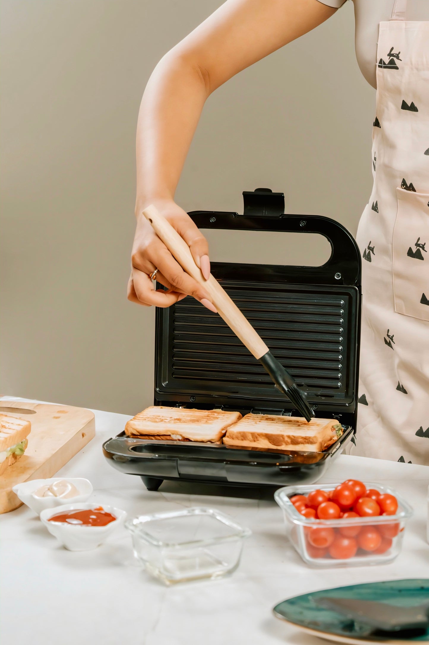 KAIROS 700W Sandwich Grill Master | The Best Compact, Portable griller for your Homes| Best for Grilling, Sandwiches & Toasts