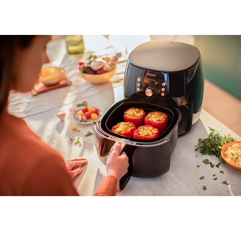 PHILIPS Premium 1.4kg Airfryer XXL | Rapid Air Technology, Fat Removal technology, Smart Sensing technology | Perfect for Modified kitchens (HD9867/90)