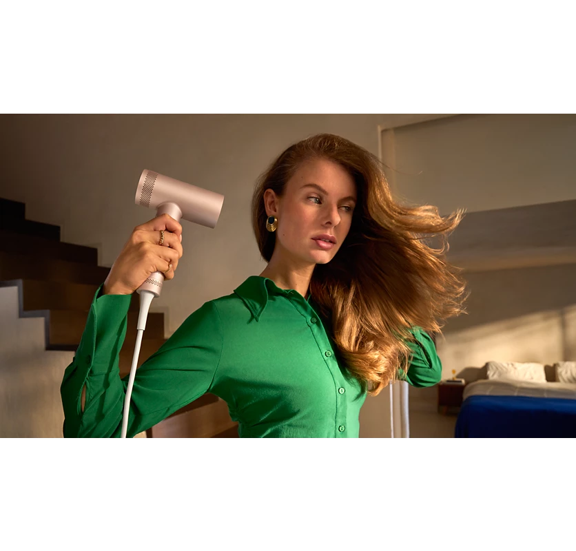 PHILIPS Series 8000 Hair Dryer with ThermoShield Advanced (BHD837/10)