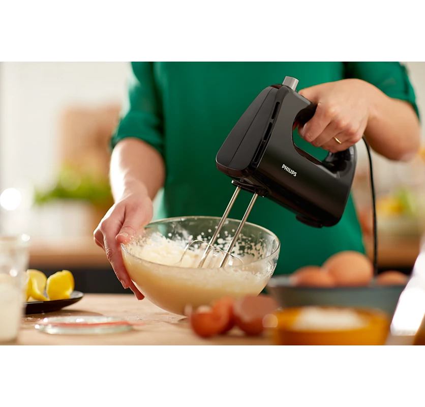 PHILIPS 300 W Daily Collection Mixer | Strip beaters & dough hooks, Lightweight (HR3705/10)