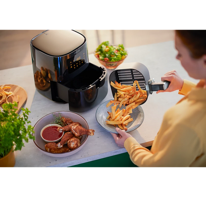 PHILIPS 3000 Series Airfryer L | Rapid Air Technology, Compact 4.1L Airfryer (HD9252/70)